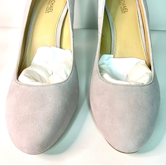 BRAND NEW MICHAEL KORS 6.5 WOMENS PUMP - Picture 5 of 8